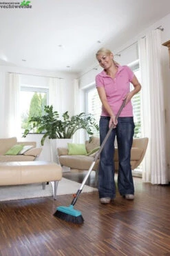 Gardena Cs Huishoudbezem -Tuinplanten Benodigdheden cs huishoudbezem 399x600 62094692e31b3 l