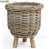Mand Rotan Op Poten D41h54cm -Tuinplanten Benodigdheden mand rotan op poten d41h54cm 800x800 6207a09e3c177 l