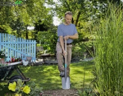 Gardena Natureline Spade T-greep -Tuinplanten Benodigdheden natureline spade t greep 600x468 620924c5da497 l
